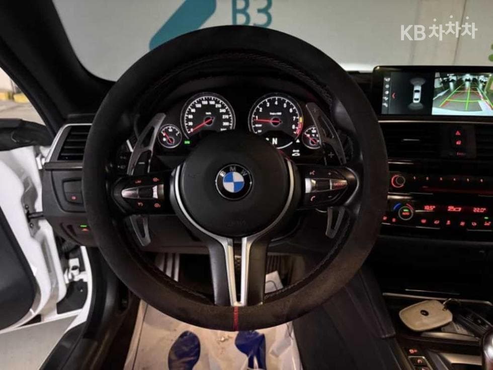 BMW M시리즈M4 Купе Competition - 11