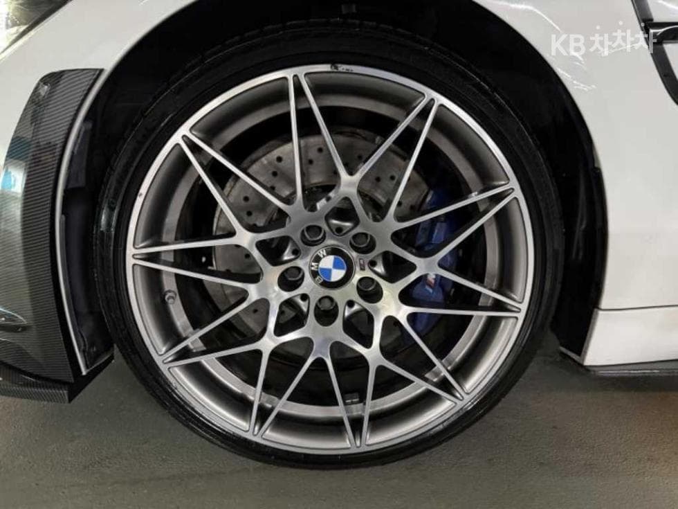 BMW M시리즈M4 Купе Competition - 18