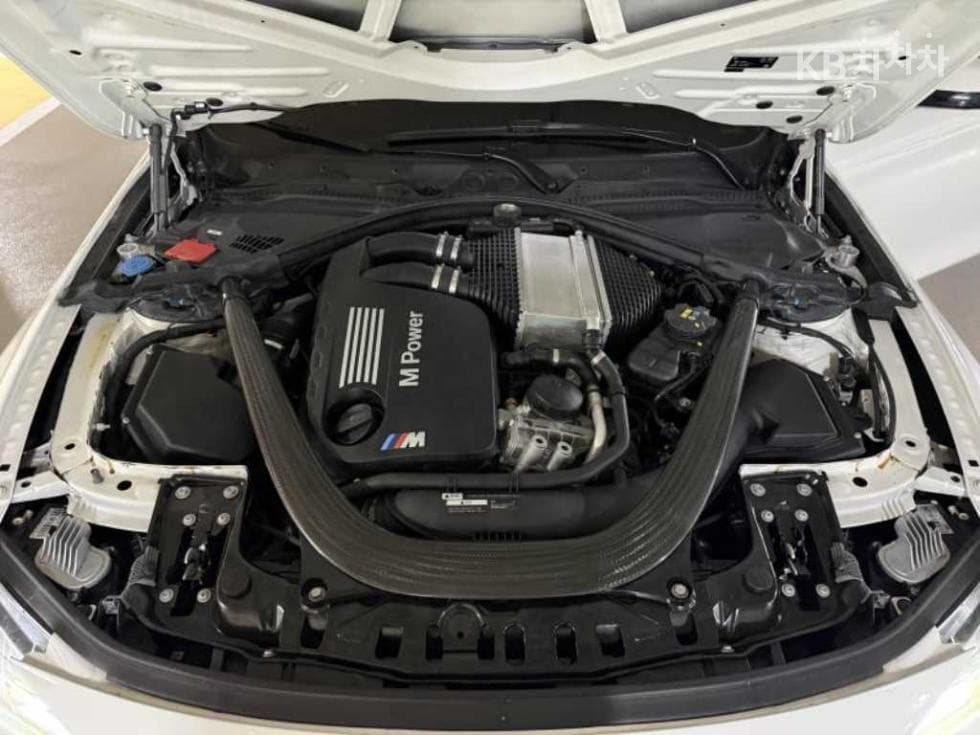 BMW M시리즈M4 Купе Competition - 19