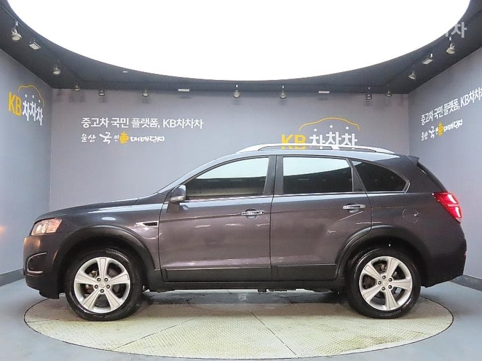 GM Korea Chevrolet Captiva2WD LT 5-seater - 5