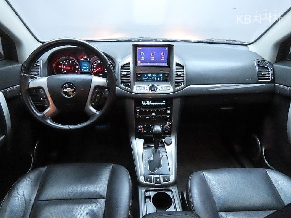 GM Korea Chevrolet Captiva2WD LT 5-seater - 6