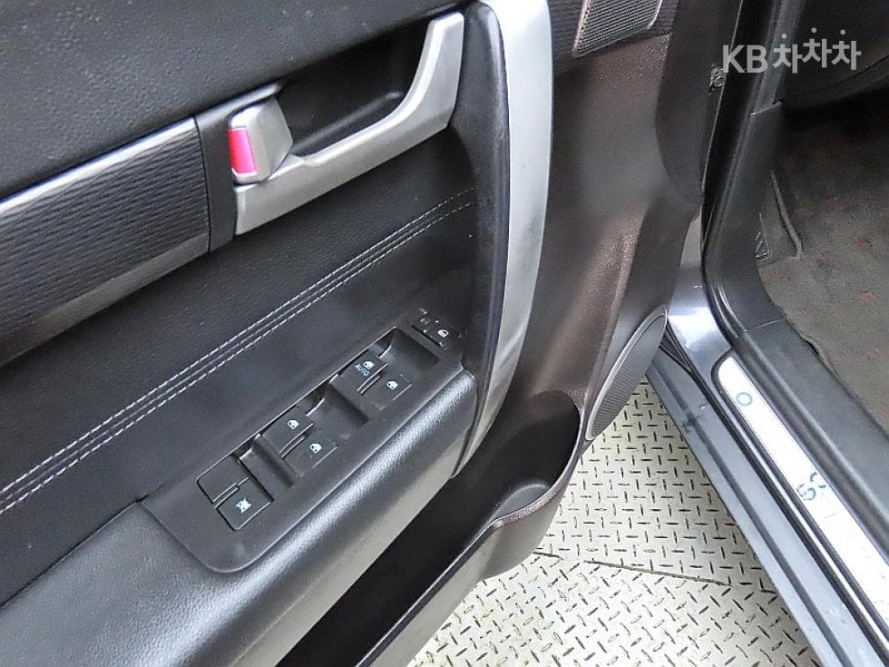 GM Korea Chevrolet Captiva2WD LT 5-seater - 13