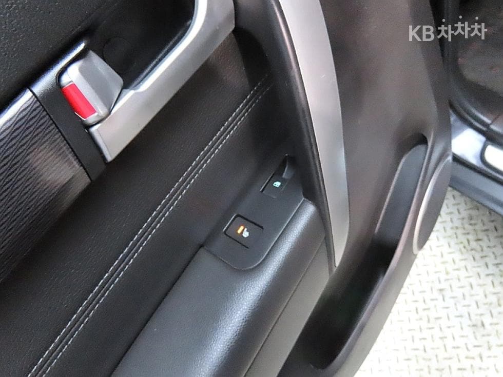 GM Korea Chevrolet Captiva2WD LT 5-seater - 18