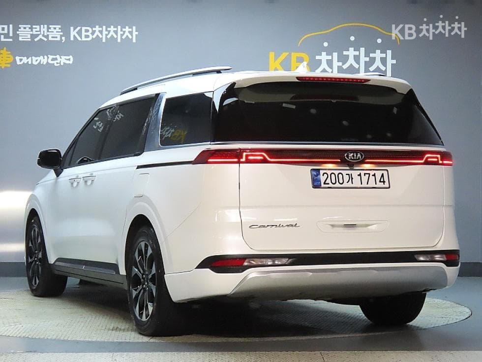 Kia Carnival 4th generationD2.2 9-seater Noblesse - 4