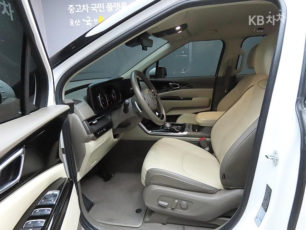 Kia Carnival 4th generationD2.2 9-seater Noblesse - 10