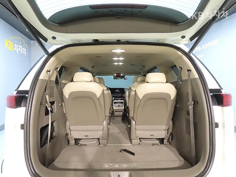 Kia Carnival 4th generationD2.2 9-seater Noblesse - 19