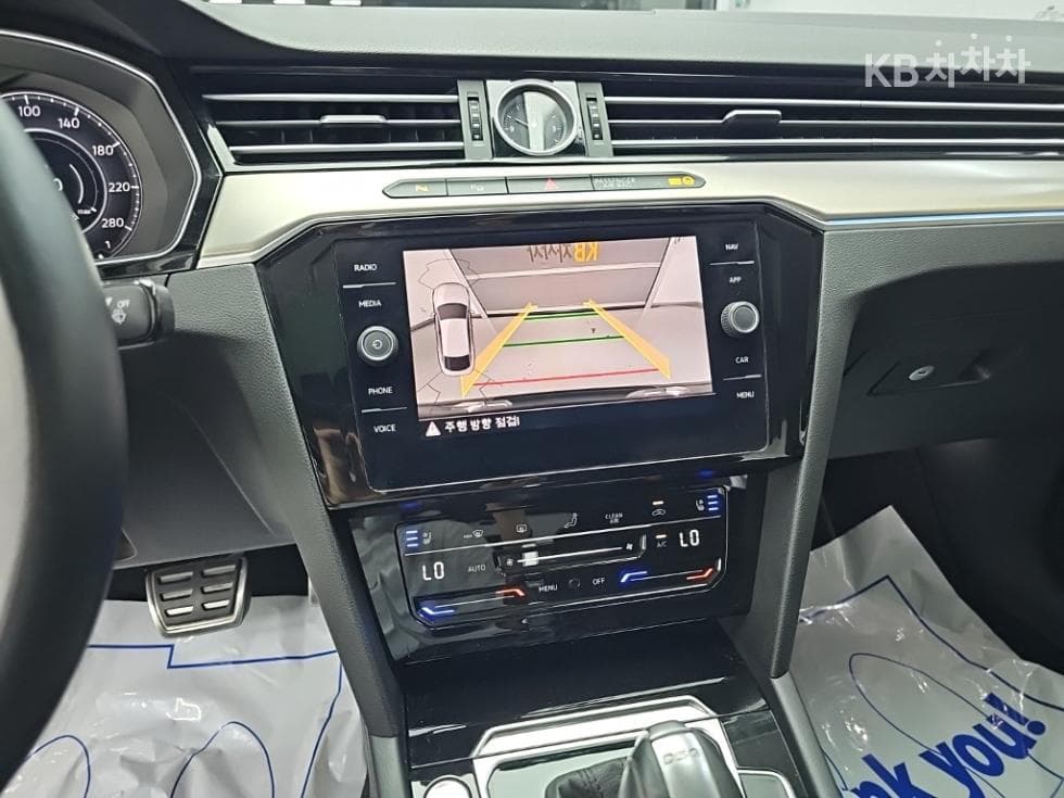 Volkswagen Arteon2.0 Турбо Дизел Инжекция Elegance Premium - 10