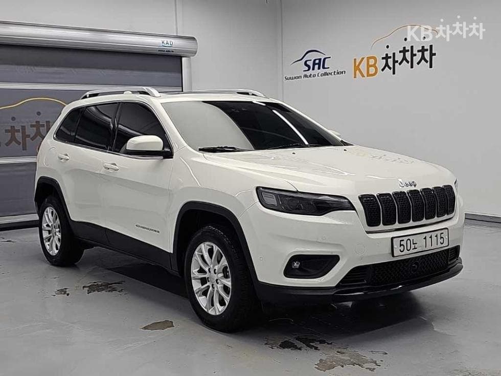 지프 체로키2.4 론지튜드 Стандартен - 4