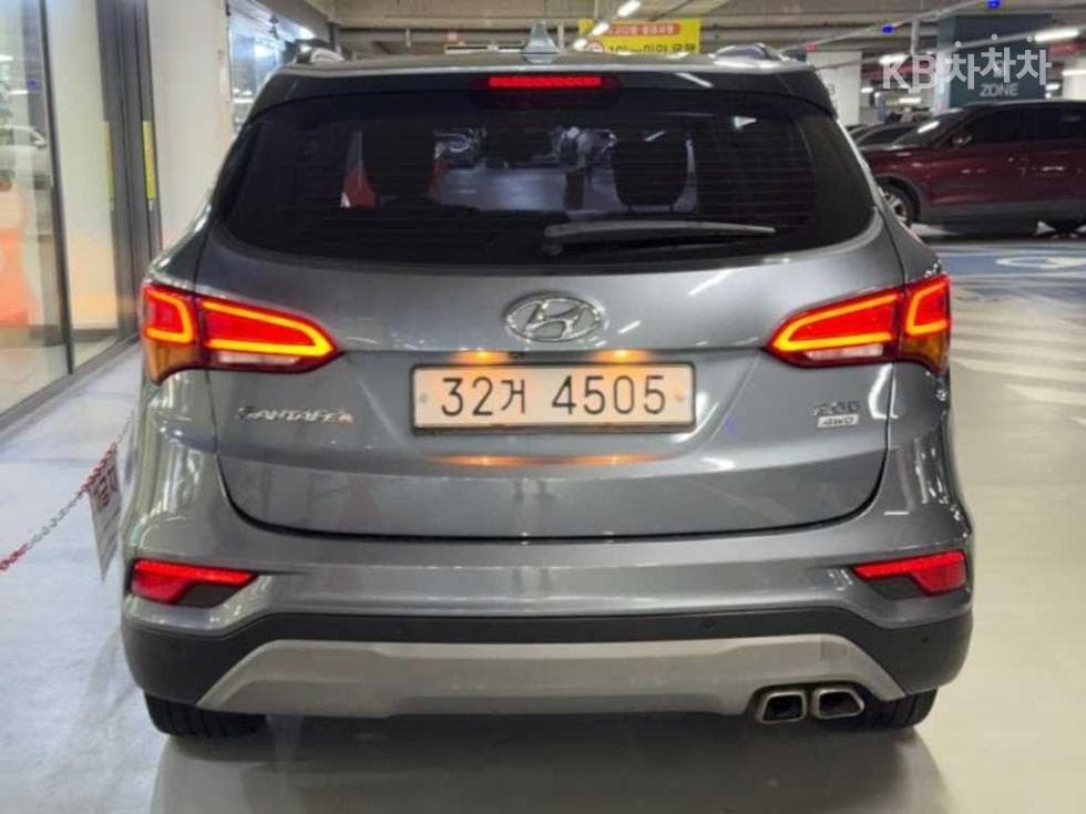 Hyundai Santa Fe The PrimeDiesel Hyundai R-engine 2.0 diesel 4WD 5-seater Premium - 5