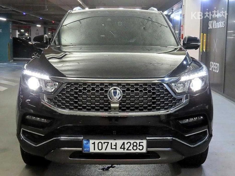 КейДжи Мобилити G4 Rexton2.2 4x4 화이트 에디션 - 2