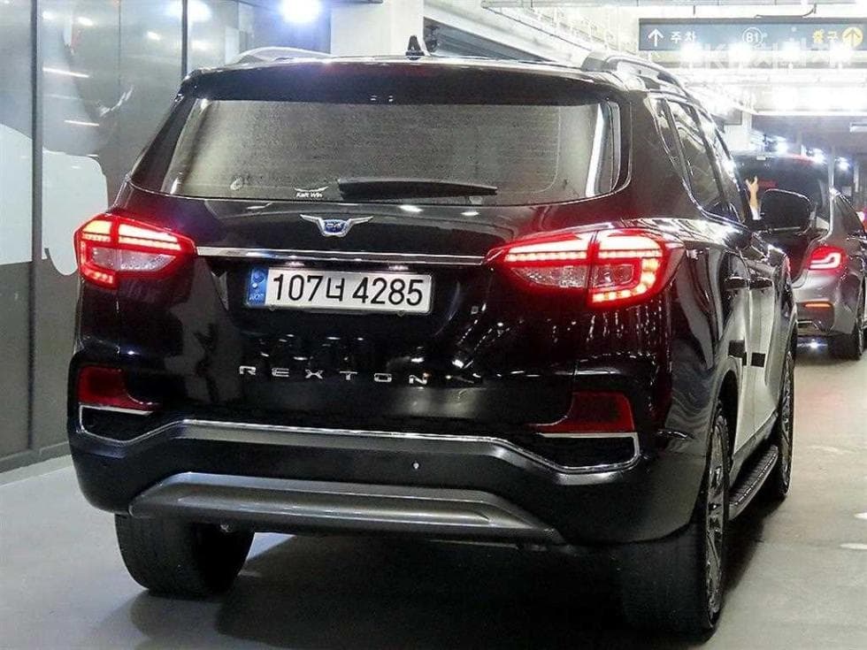 КейДжи Мобилити G4 Rexton2.2 4x4 화이트 에디션 - 4