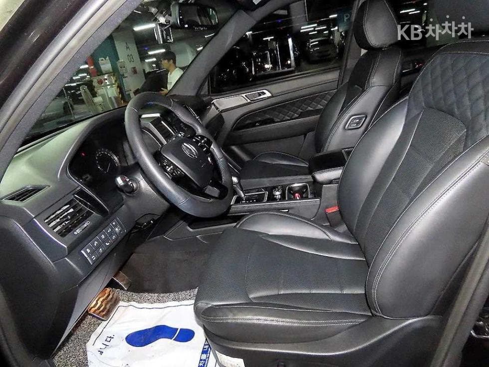 КейДжи Мобилити G4 Rexton2.2 4x4 화이트 에디션 - 6