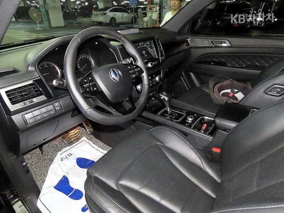 КейДжи Мобилити G4 Rexton2.2 4x4 화이트 에디션 - 10