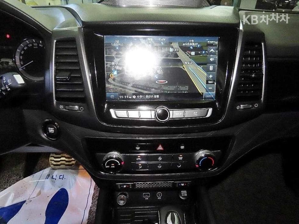 КейДжи Мобилити G4 Rexton2.2 4x4 화이트 에디션 - 11