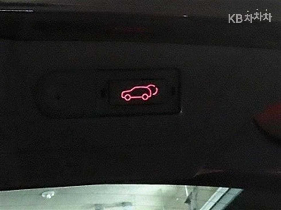 КейДжи Мобилити G4 Rexton2.2 4x4 화이트 에디션 - 16