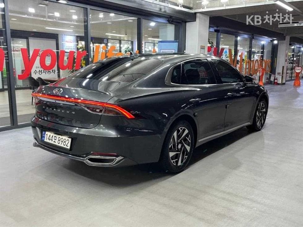 Хюндай The New (фейслифт) Grandeur (Azera) Хибрид2.4 Le Blanc - 4