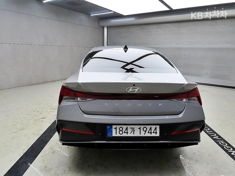 Hyundai The New (facelift) Avante (Elantra) (CN7)1.6 Gasoline Smart - 3