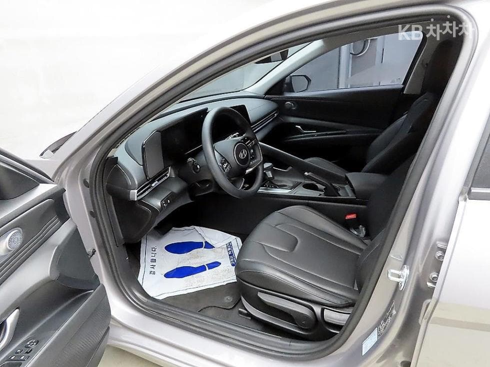 Hyundai The New (facelift) Avante (Elantra) (CN7)1.6 Gasoline Smart - 5