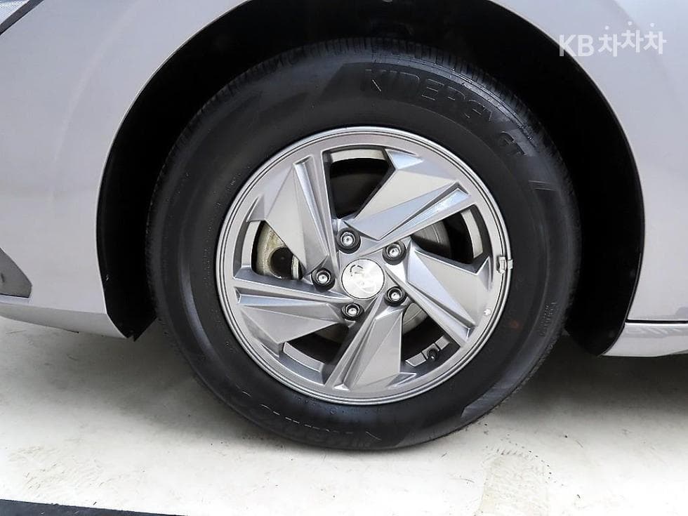 Hyundai The New (facelift) Avante (Elantra) (CN7)1.6 Gasoline Smart - 20