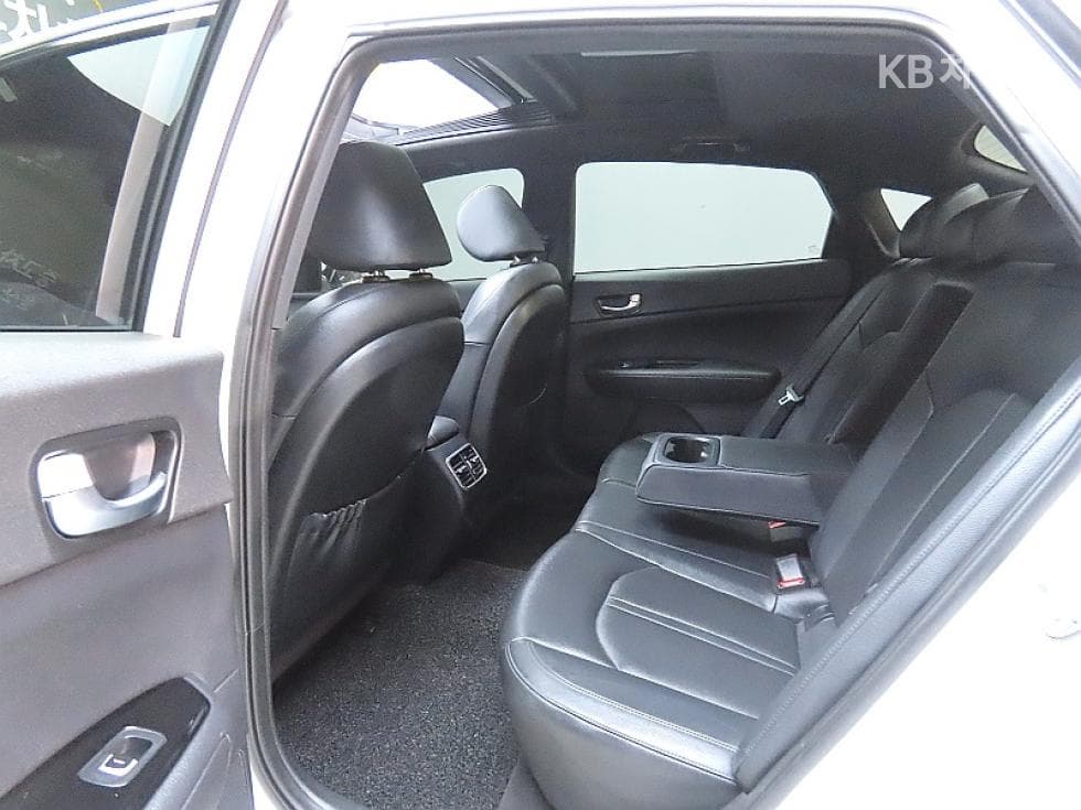Kia K5 Second generation2.0 Gasoline MX Prestige - 11