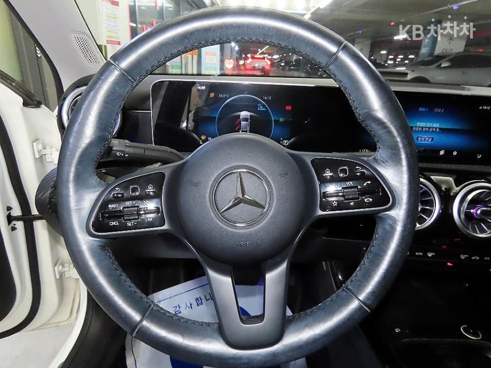 Mercedes-Benz A클래스(W177)A220 Sedan - - 8