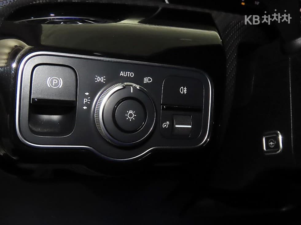 Mercedes-Benz A클래스(W177)A220 Sedan - - 15
