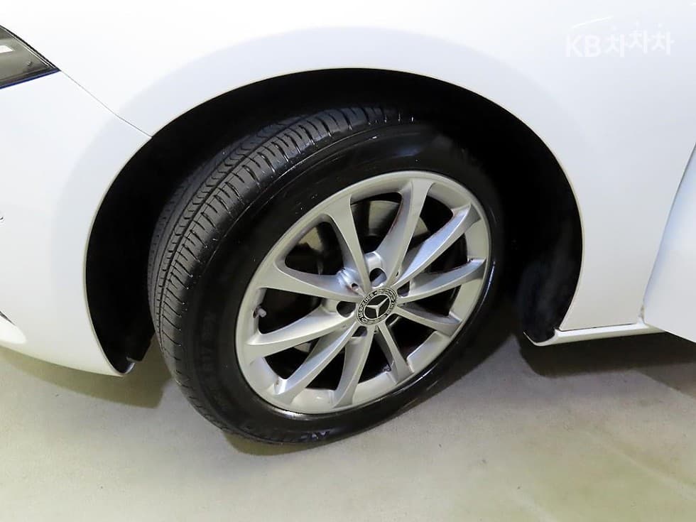 Mercedes-Benz A클래스(W177)A220 Sedan - - 19