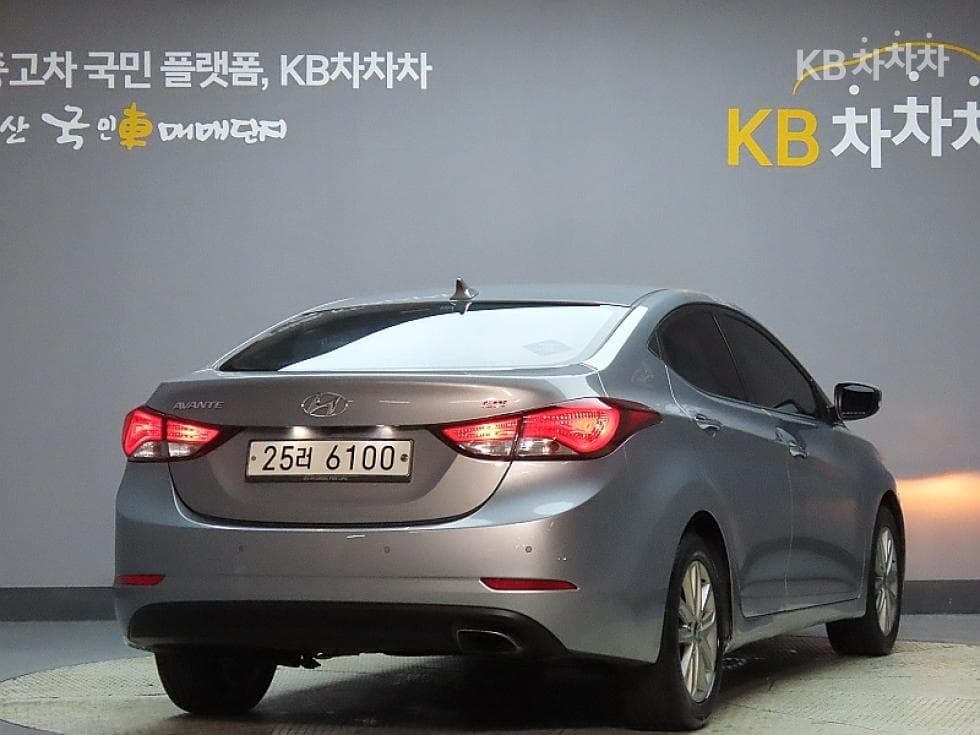 Hyundai The New (facelift) Avante (Elantra)1.6 GDi Modern Standard - 2