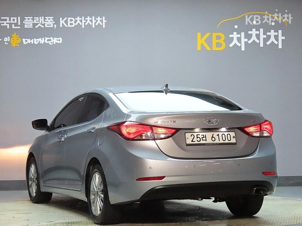 Hyundai The New (facelift) Avante (Elantra)1.6 GDi Modern Standard - 4