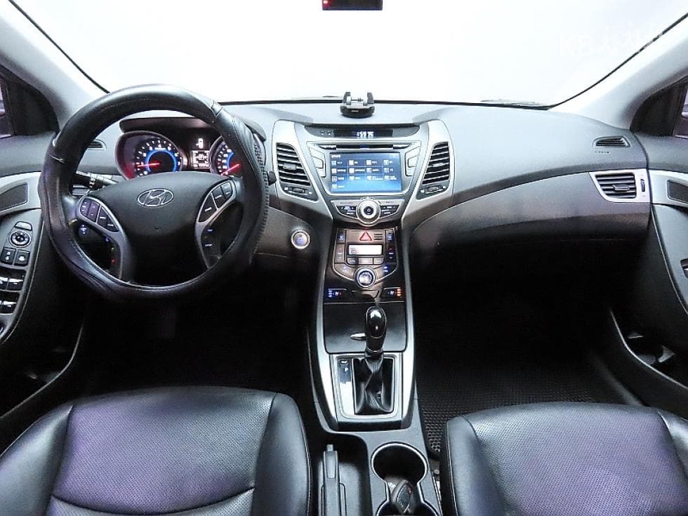 Hyundai The New (facelift) Avante (Elantra)1.6 GDi Modern Standard - 6