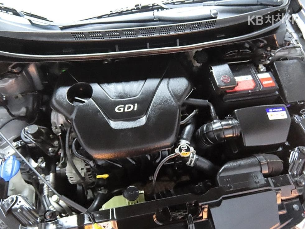Hyundai The New (facelift) Avante (Elantra)1.6 GDi Modern Standard - 7