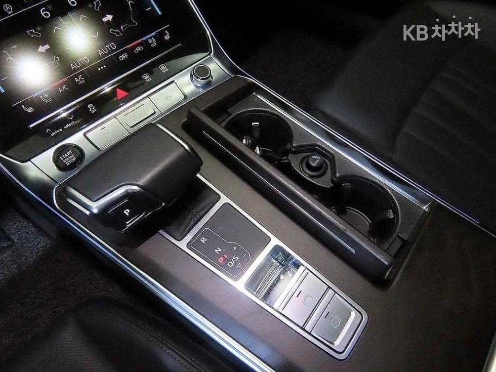 Ауди A6(C8)45 TFSI Quattro Premium - 12