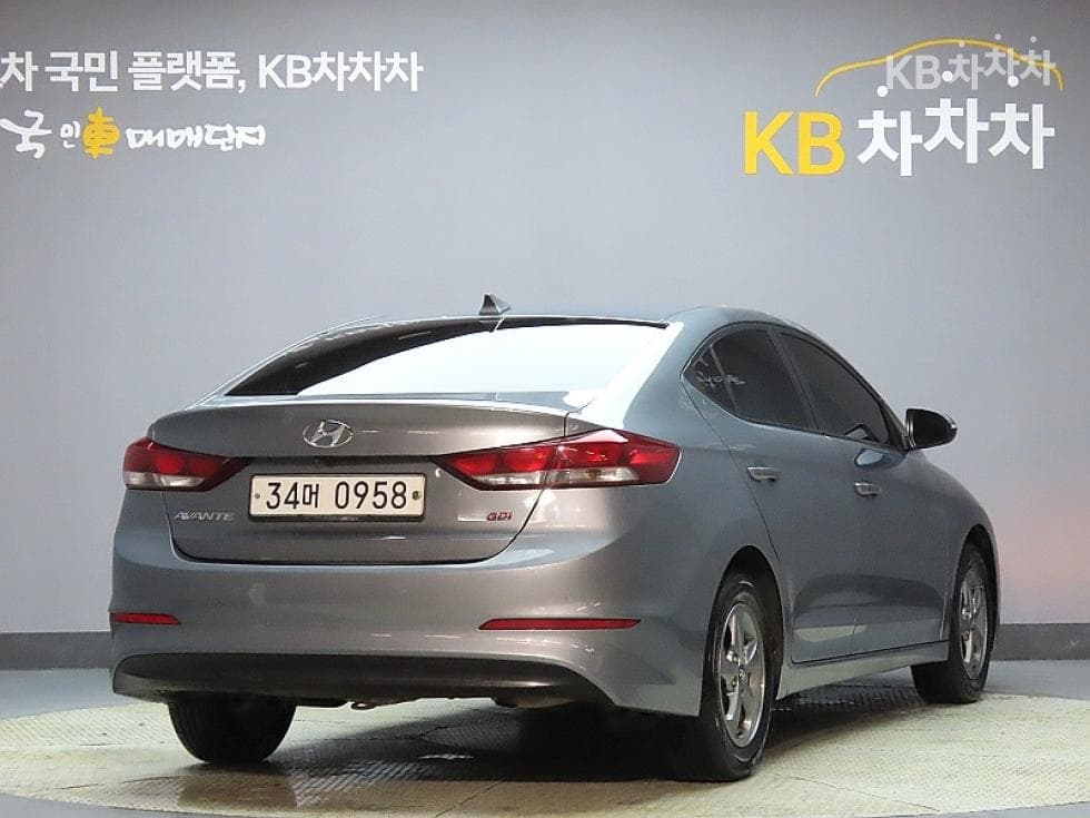 Hyundai Avante (Elantra)AD1.6 GDi Smart - 2