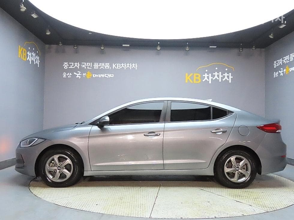 Hyundai Avante (Elantra)AD1.6 GDi Smart - 5