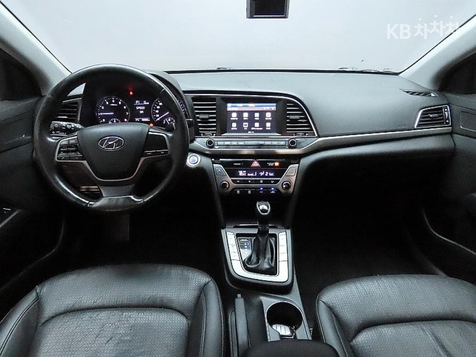 Hyundai Avante (Elantra)AD1.6 GDi Smart - 6