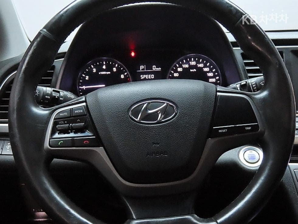 Hyundai Avante (Elantra)AD1.6 GDi Smart - 18
