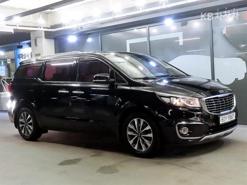 Киа All New Канивал 9-местен 2.2 Дизел Лукс - Image 1