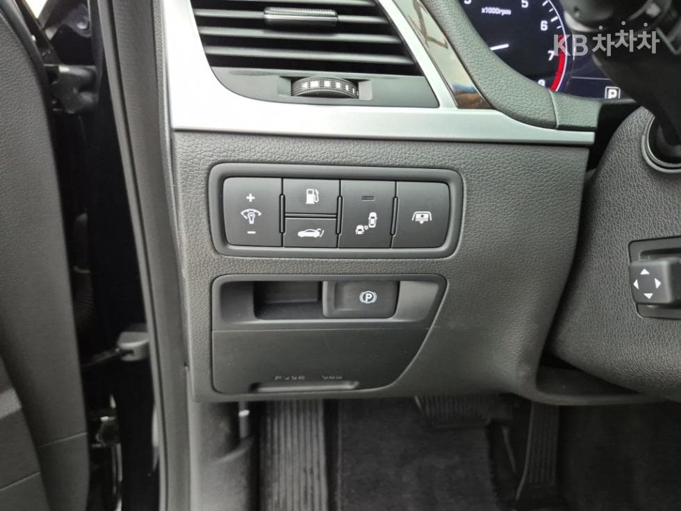 Hyundai GenesisDHG380 Prestige AWD Standard - 18