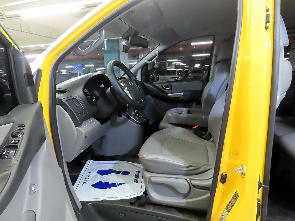 Хюндай Гранд Старекс12-местен Комби CVX Deluxe - 6
