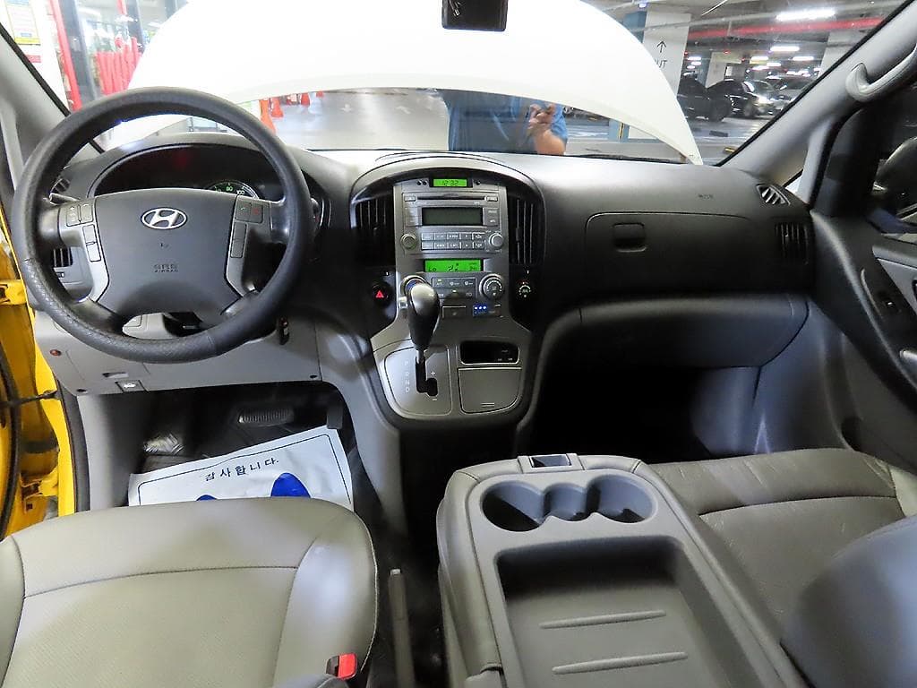 Хюндай Гранд Старекс12-местен Комби CVX Deluxe - 10