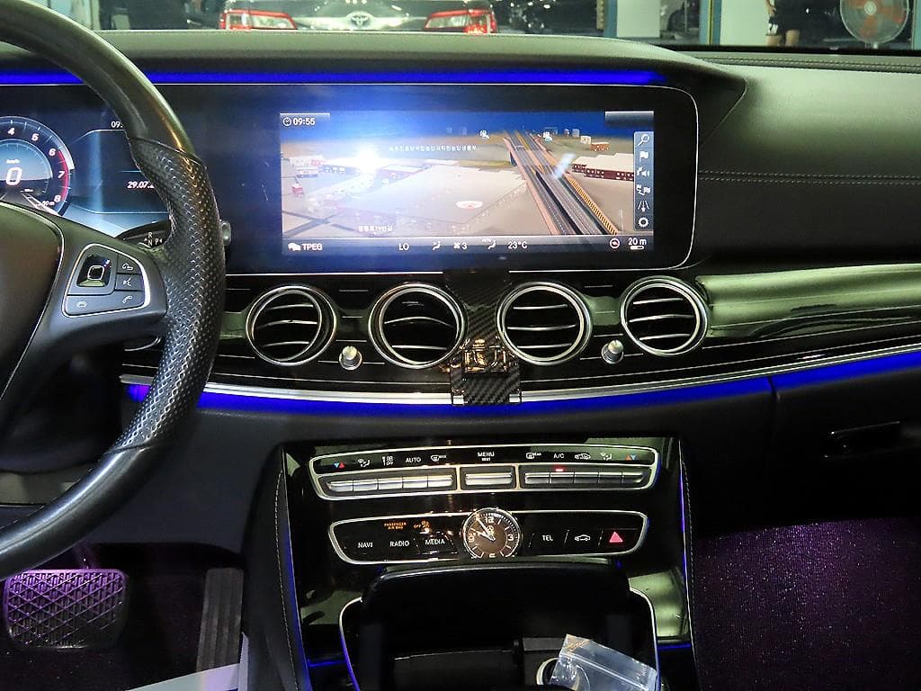 Mercedes-Benz E-Клас (W213)E400 4MATIC Exclusive - 11