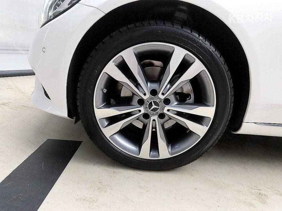 Mercedes-Benz The New (фейслифт) C-КласC220 d 4Matic W205 - 20