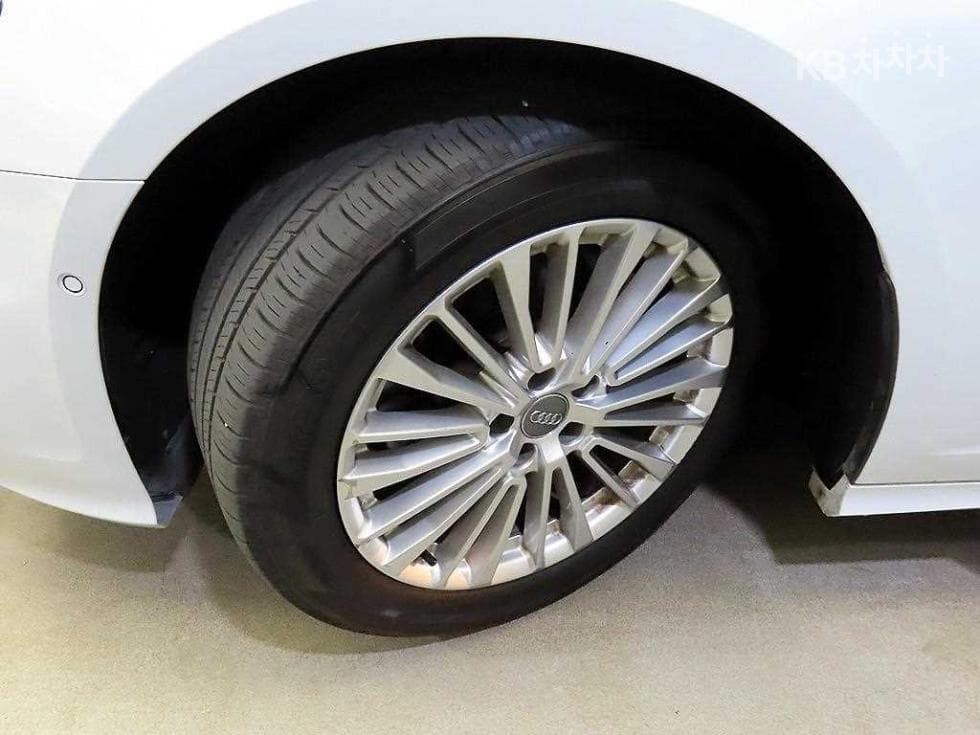 Ауди A6(C8)45 TFSI Стандартен - 20