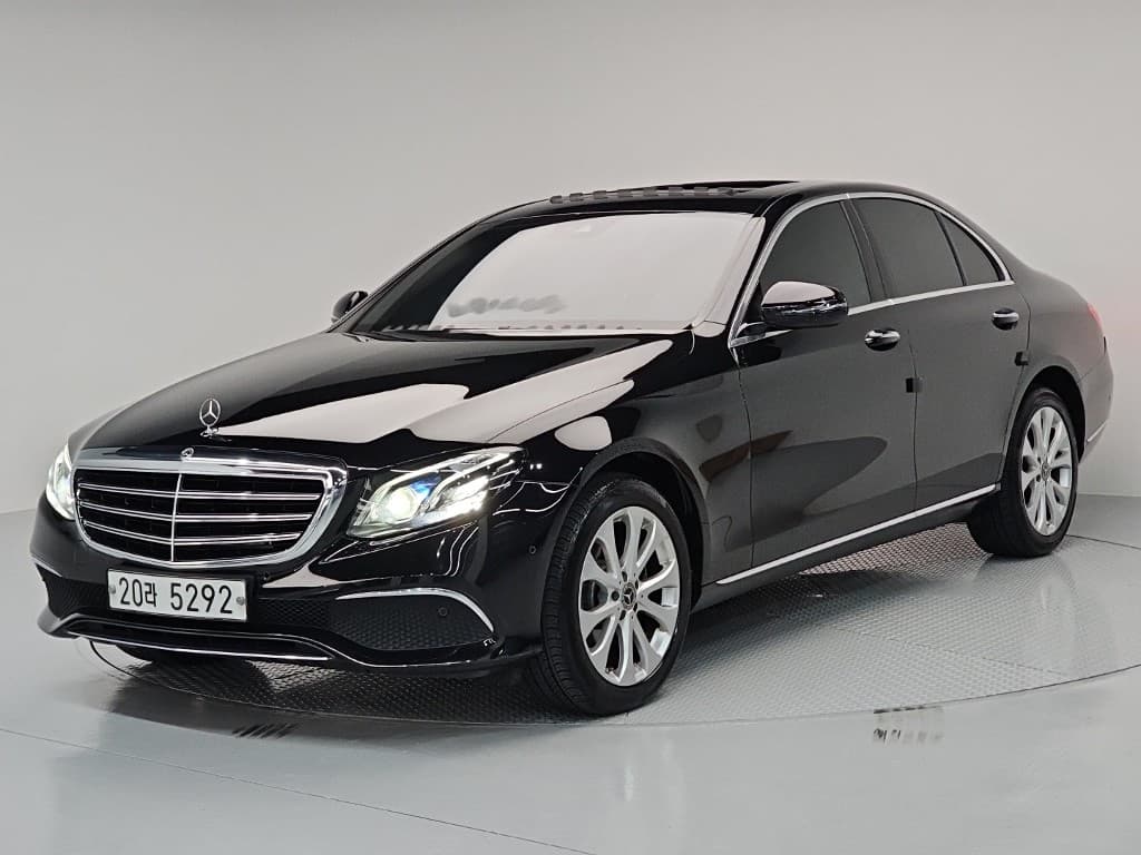 Mercedes-Benz E-Клас (W213) E220d 4MATIC Exclusive - Image 1