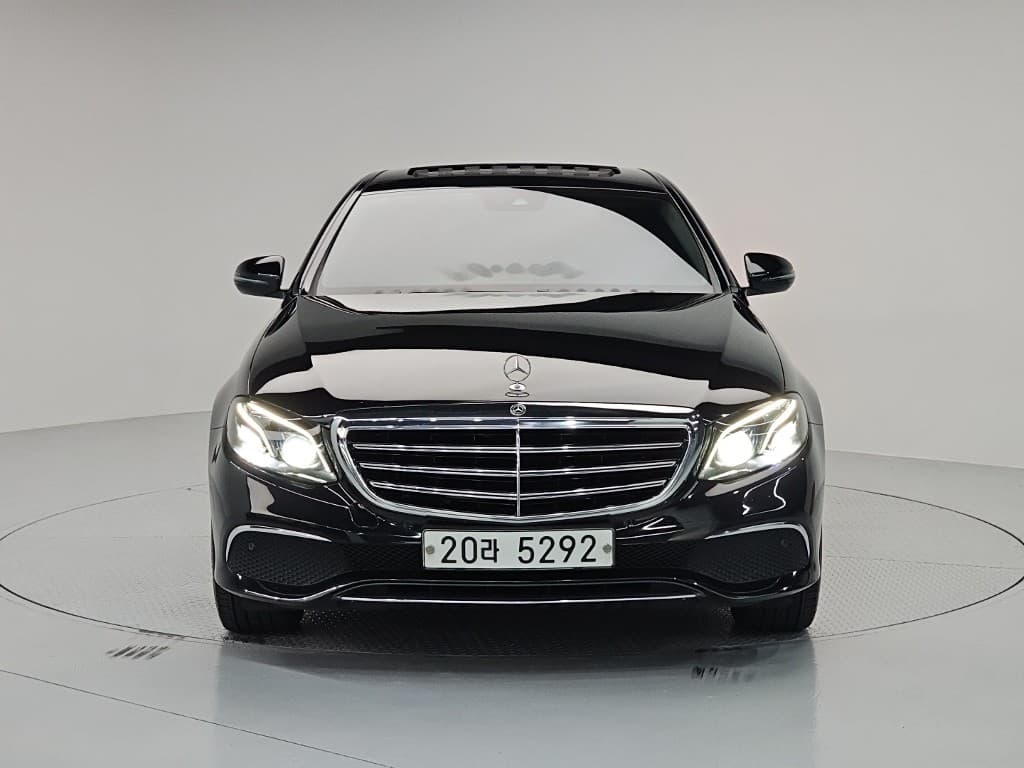 Mercedes-Benz E-Клас (W213)E220d 4MATIC Exclusive - 2