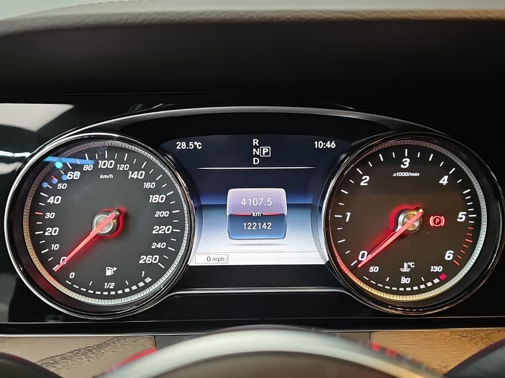 Mercedes-Benz E-Клас (W213)E220d 4MATIC Exclusive - 6