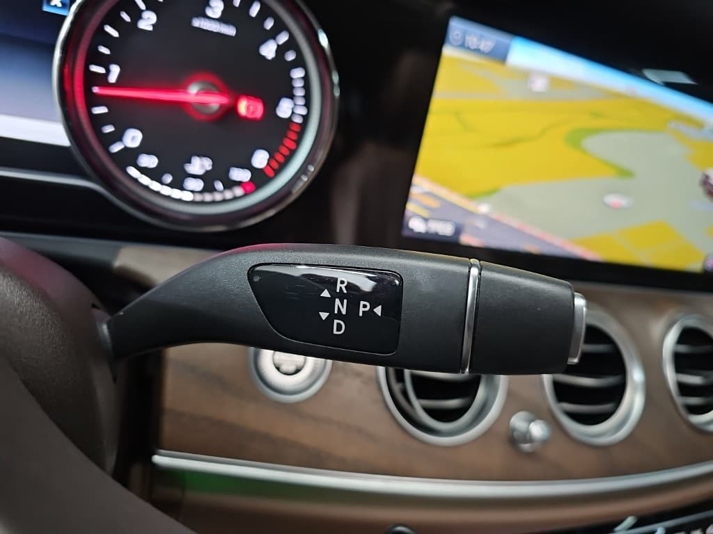 Mercedes-Benz E-Клас (W213)E220d 4MATIC Exclusive - 8