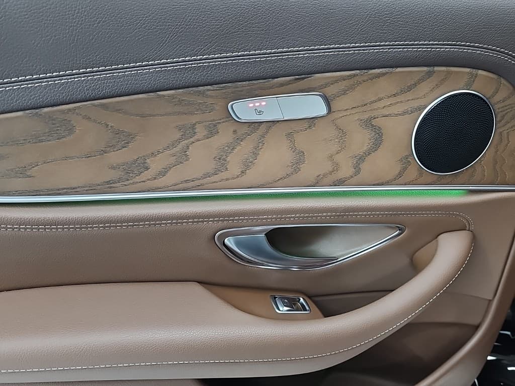 Mercedes-Benz E-Клас (W213)E220d 4MATIC Exclusive - 13