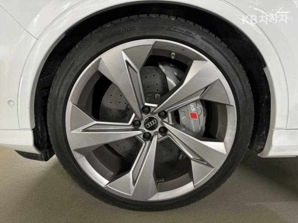 Ауди SQ4(4M)4.0 TFSI Quattro Стандартен - 17