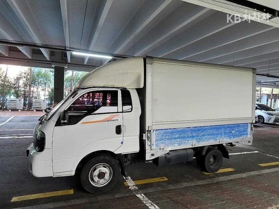Kia Bongo 3 (light truck)1.2Ton Wing Body Extra Long Manual식 King Cab Prestige - 2